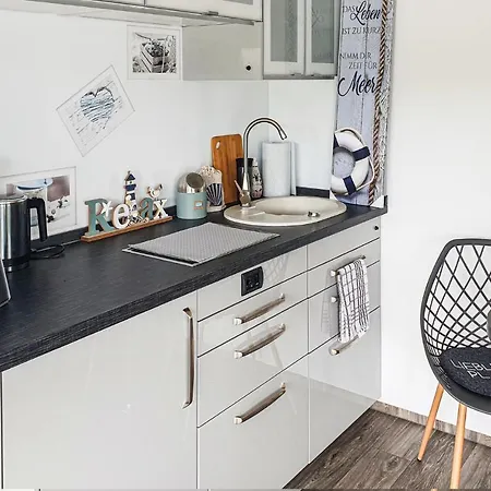 Cozy Ship In Havelsee Ot Kuetzkow With Kitchen Botel Kutzkow